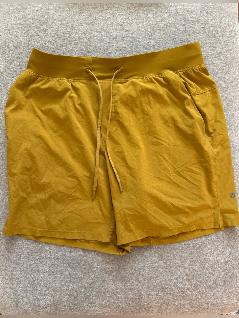 lululemon athletica Men's Mustard Drawstring Athletic Shorts 7in